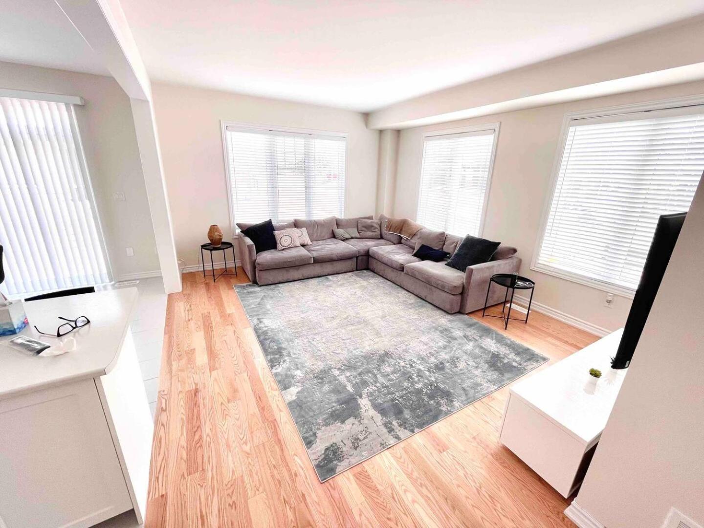 Large 5 Bedroom Newly Built Home Sleeps 12 Persons Thorold Extérieur photo