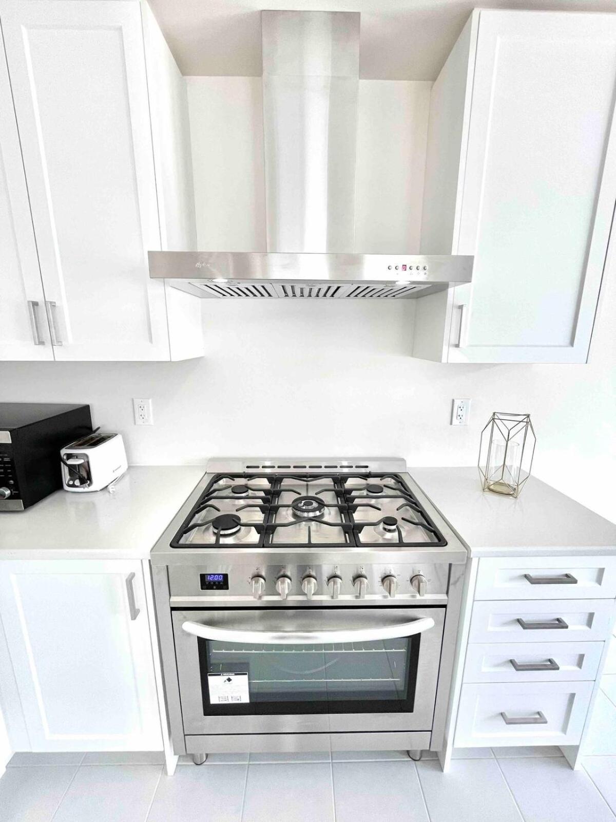 Large 5 Bedroom Newly Built Home Sleeps 12 Persons Thorold Extérieur photo