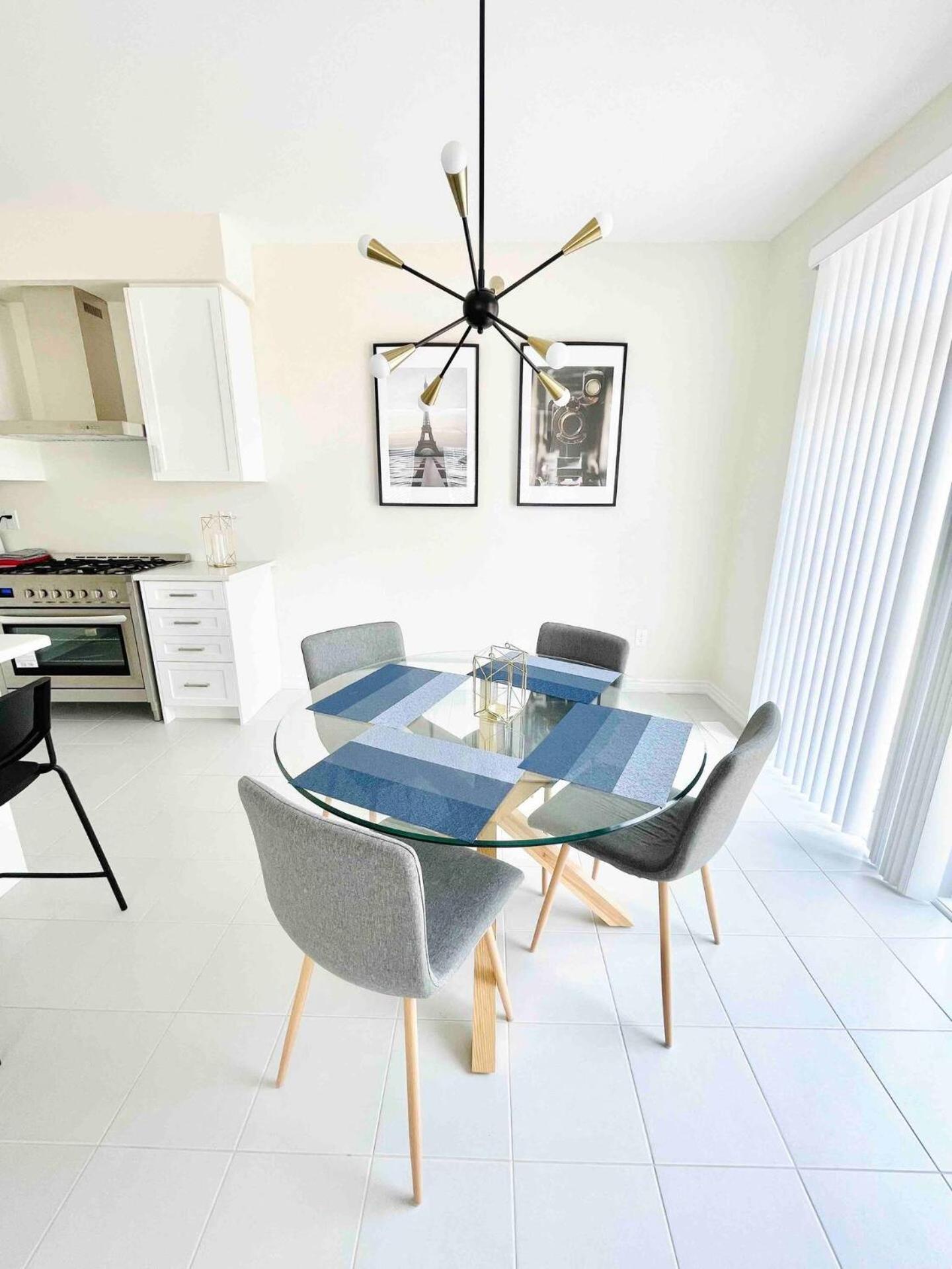 Large 5 Bedroom Newly Built Home Sleeps 12 Persons Thorold Extérieur photo
